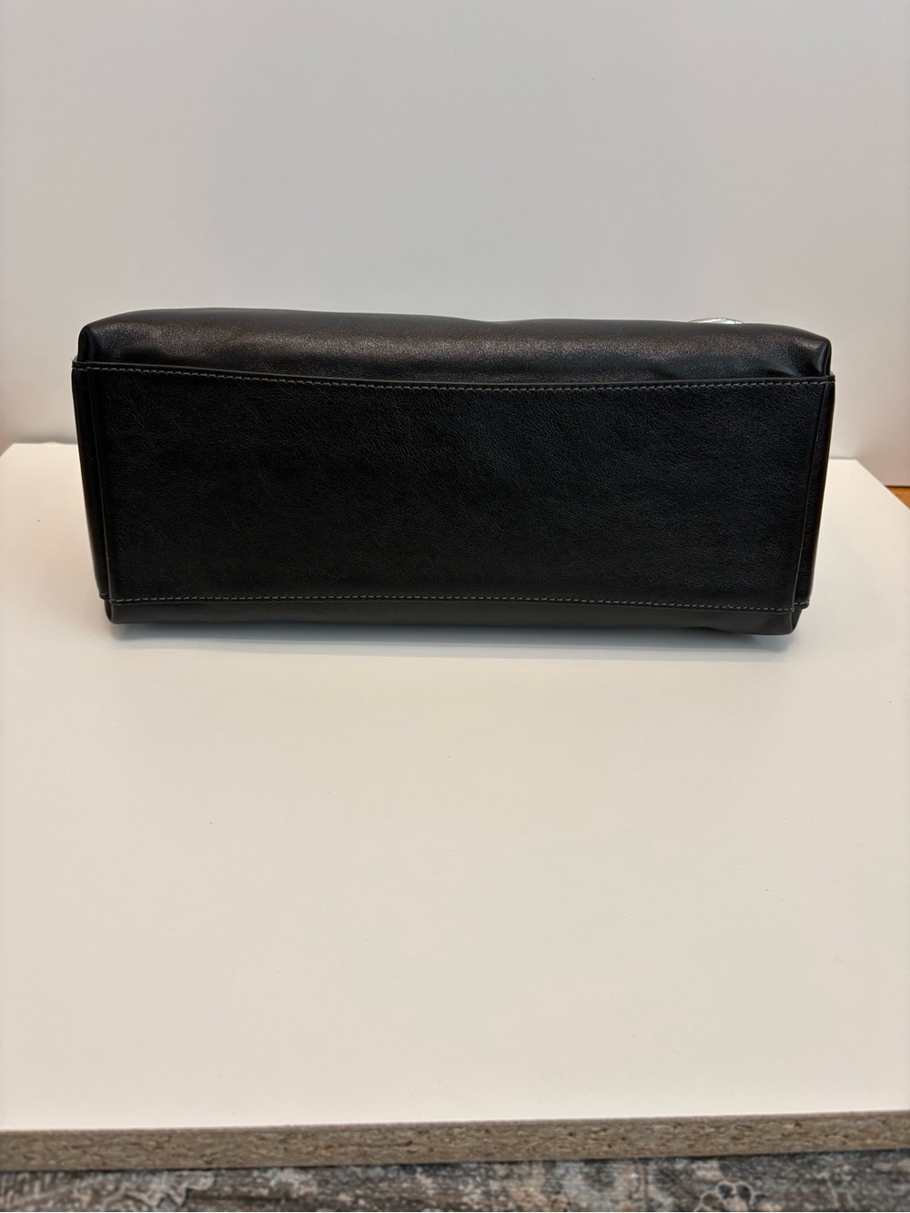 ✨Coach Pocket Juliet 30 - Black with Silver hardware - Like New condition✨ - Picture 5 of 7